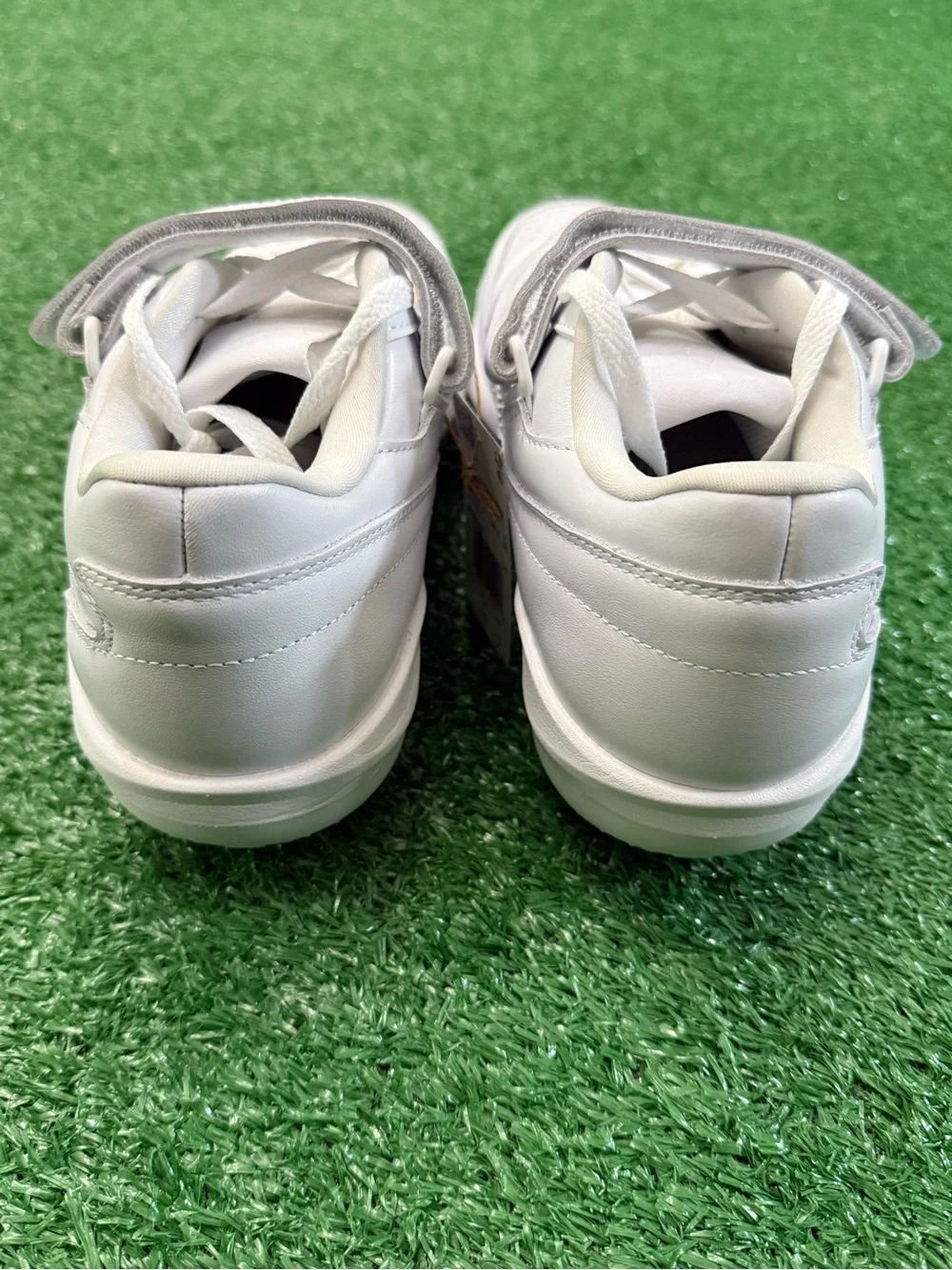 Adidas Forum TPU Baseball Cleats – Men’s Size 10 – All White